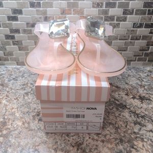 Wild Diva Lounge Nude Flip Flops - NEW size 6